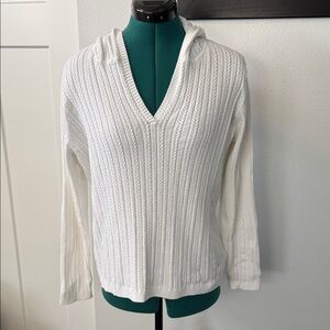 Eddie Bauer Women's Cream V-Neck Sweater